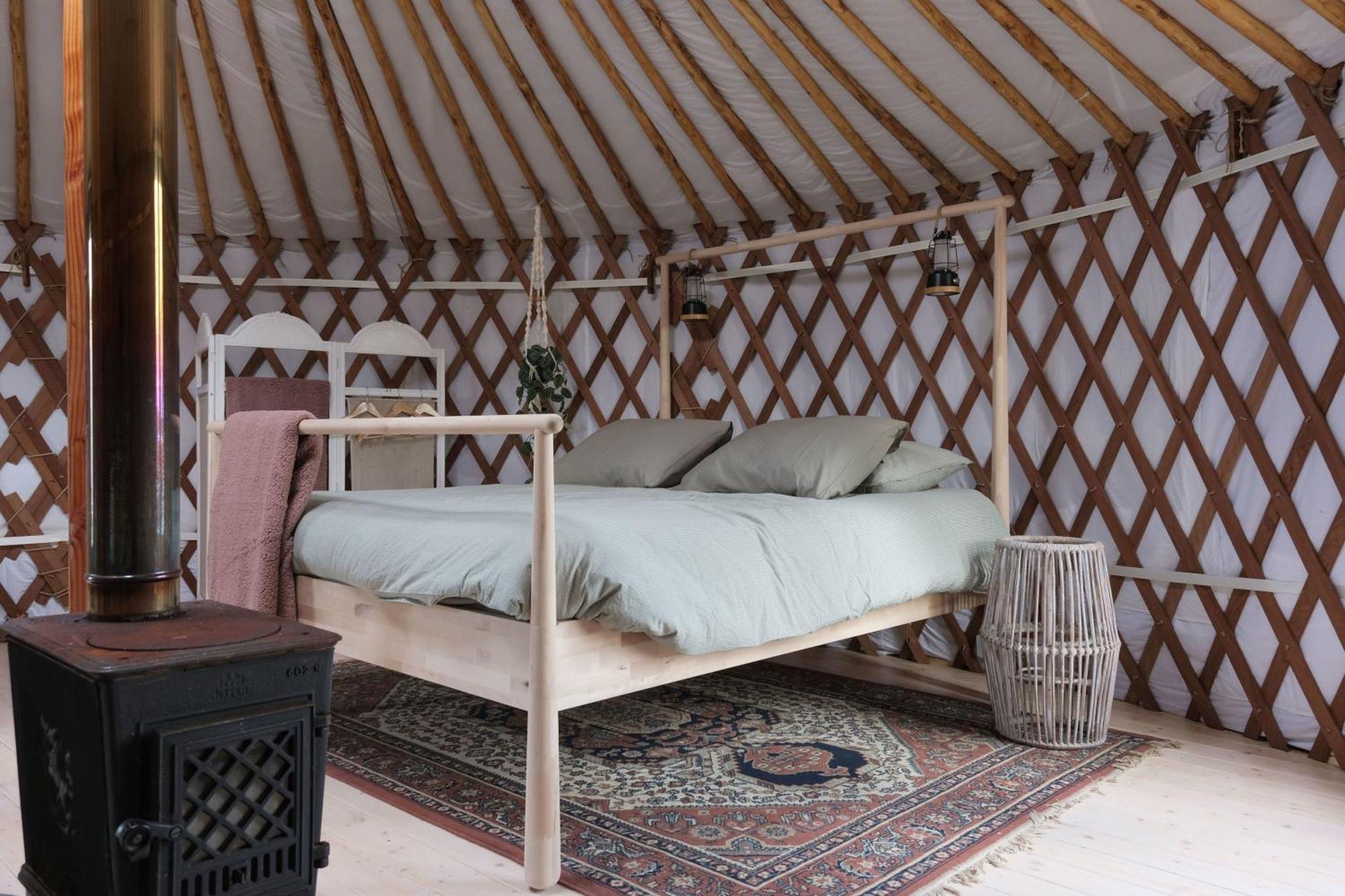 Yurt Klyndobbe Bed & Breakfast Veenwoudsterwal Exterior photo