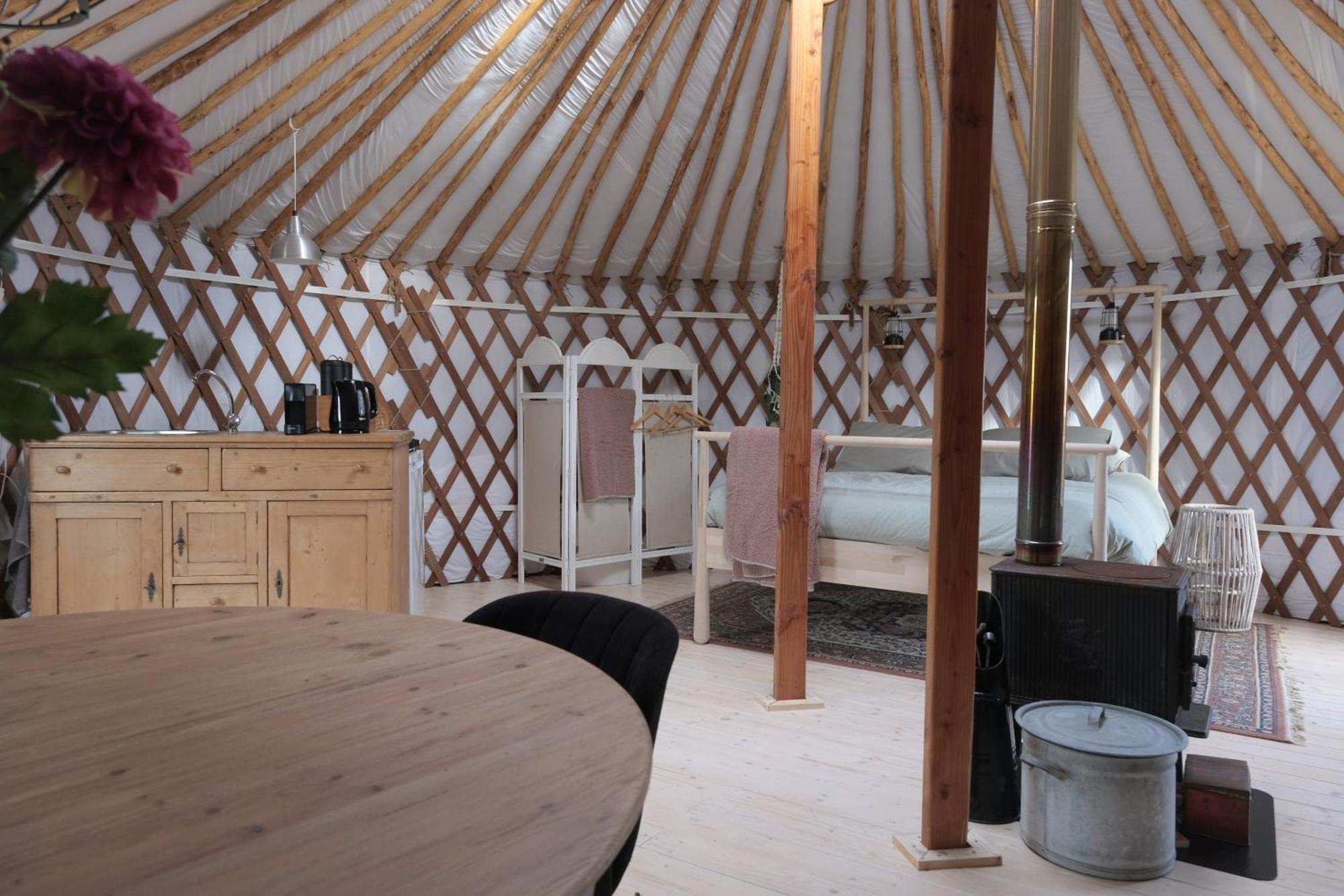 Yurt Klyndobbe Bed & Breakfast Veenwoudsterwal Exterior photo
